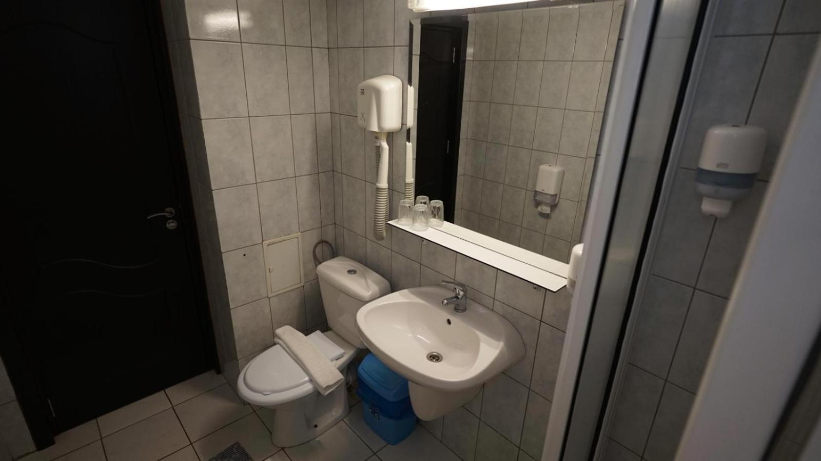 Hotel Vila Trandafirul Si Liliacul Caciulata Exteriér fotografie