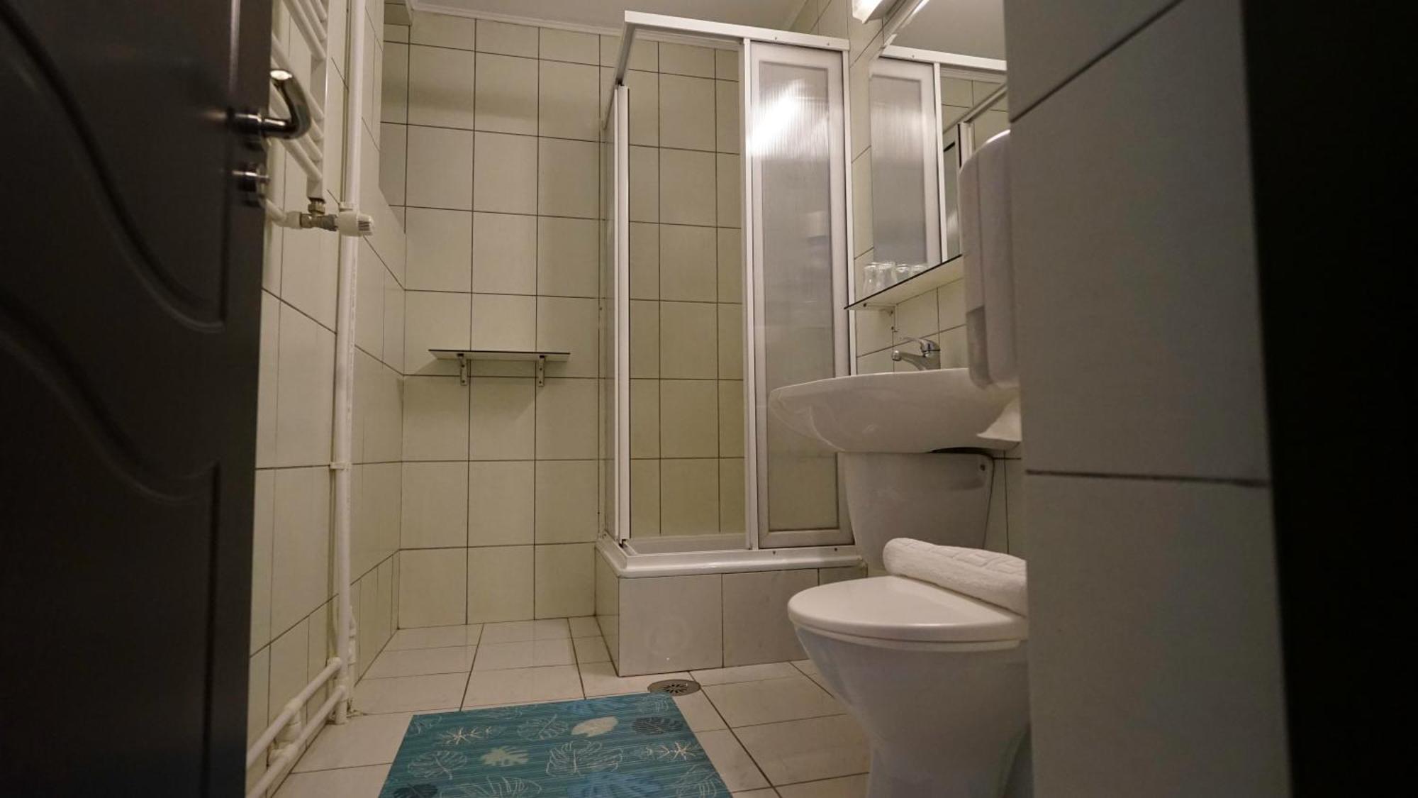 Hotel Vila Trandafirul Si Liliacul Caciulata Exteriér fotografie