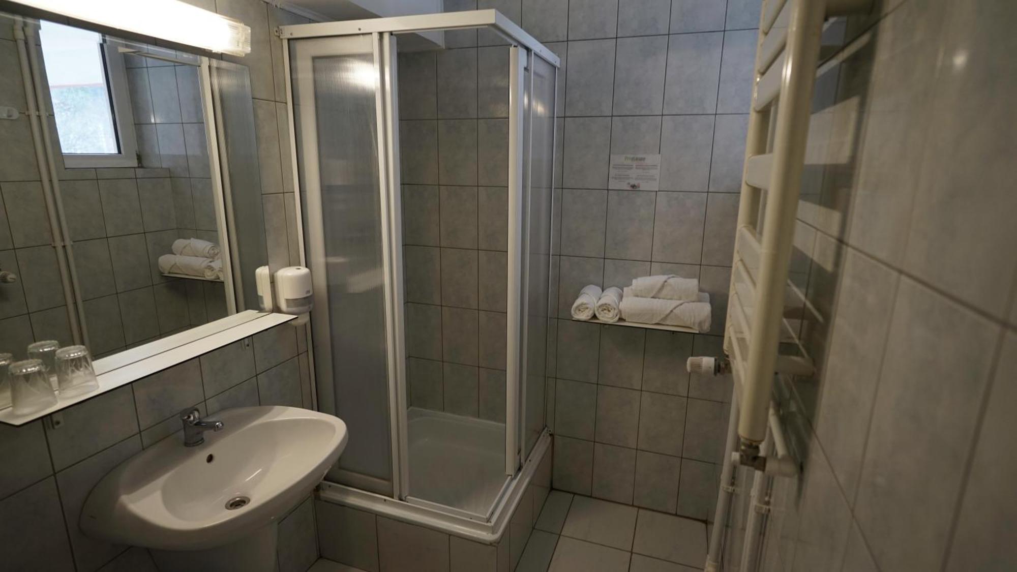 Hotel Vila Trandafirul Si Liliacul Caciulata Exteriér fotografie