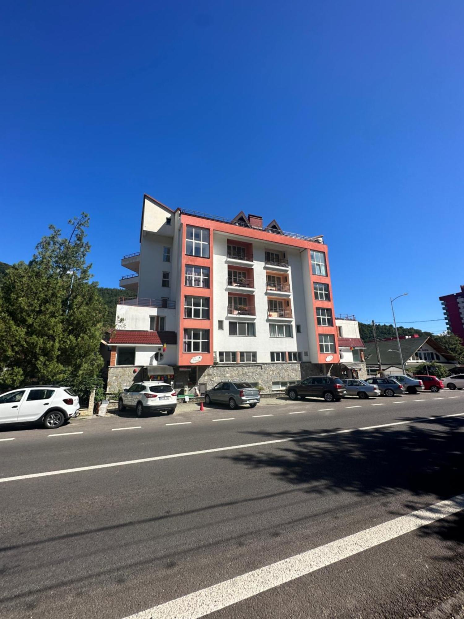 Hotel Vila Trandafirul Si Liliacul Caciulata Exteriér fotografie