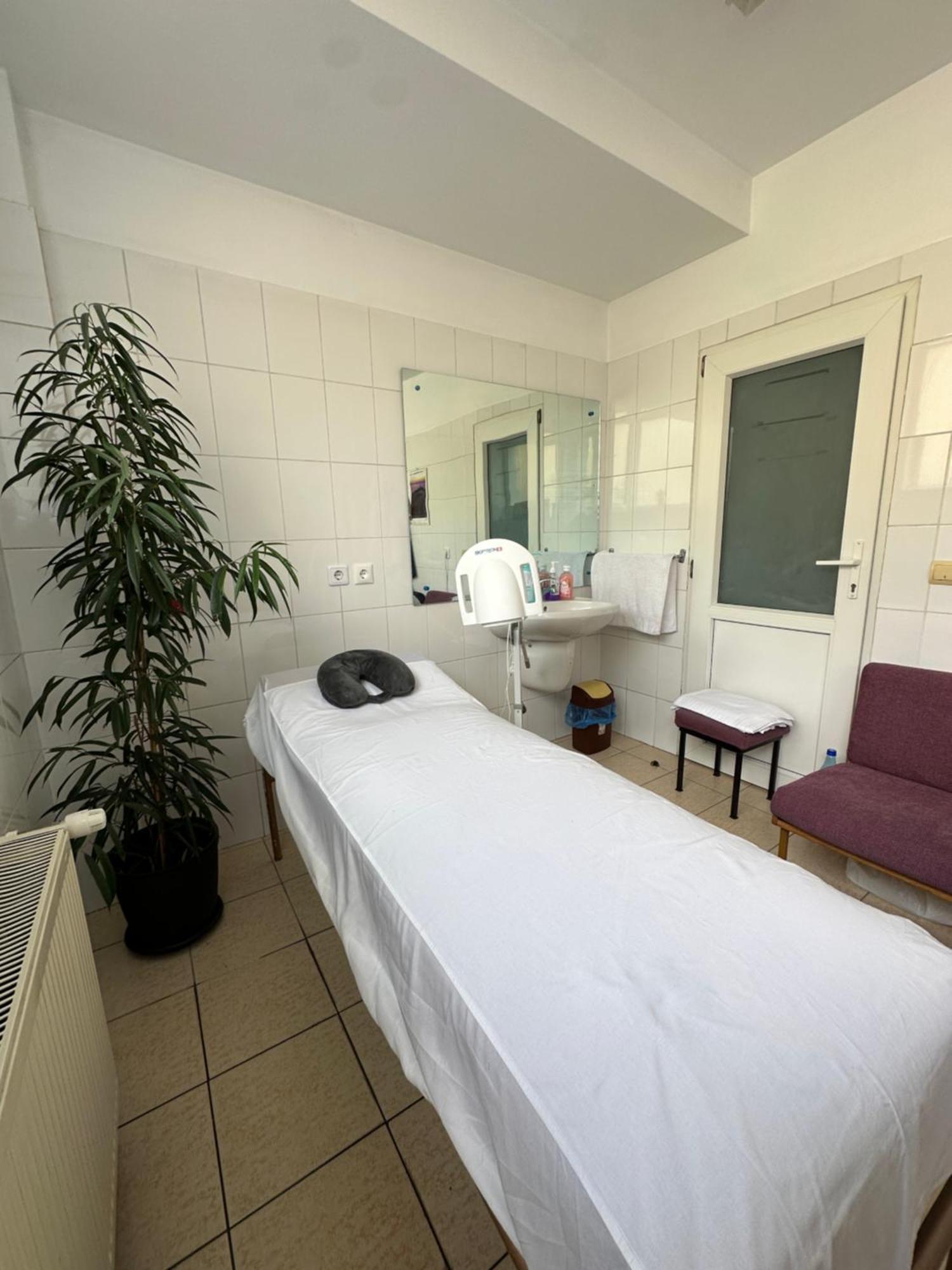 Hotel Vila Trandafirul Si Liliacul Caciulata Exteriér fotografie