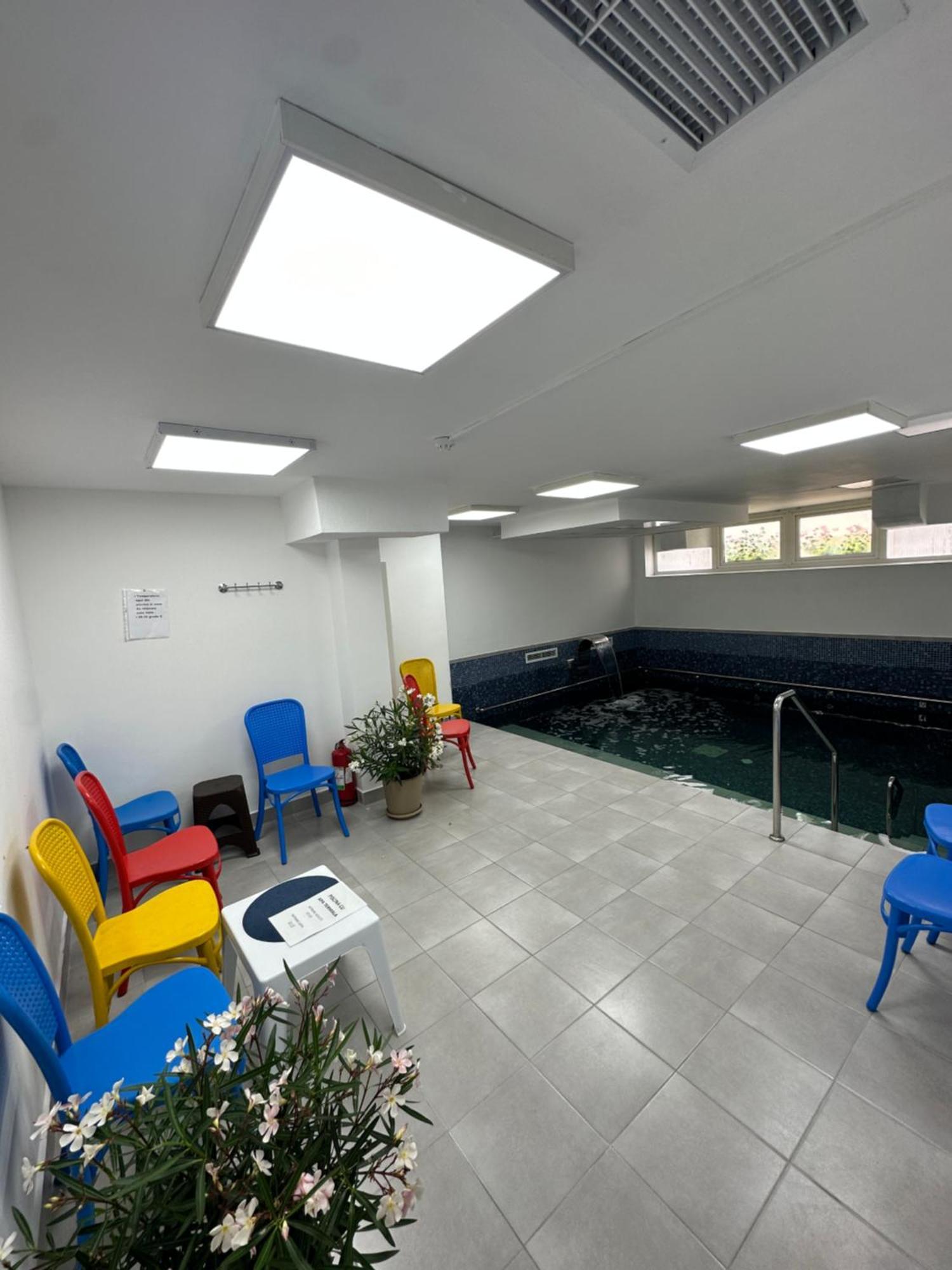 Hotel Vila Trandafirul Si Liliacul Caciulata Exteriér fotografie