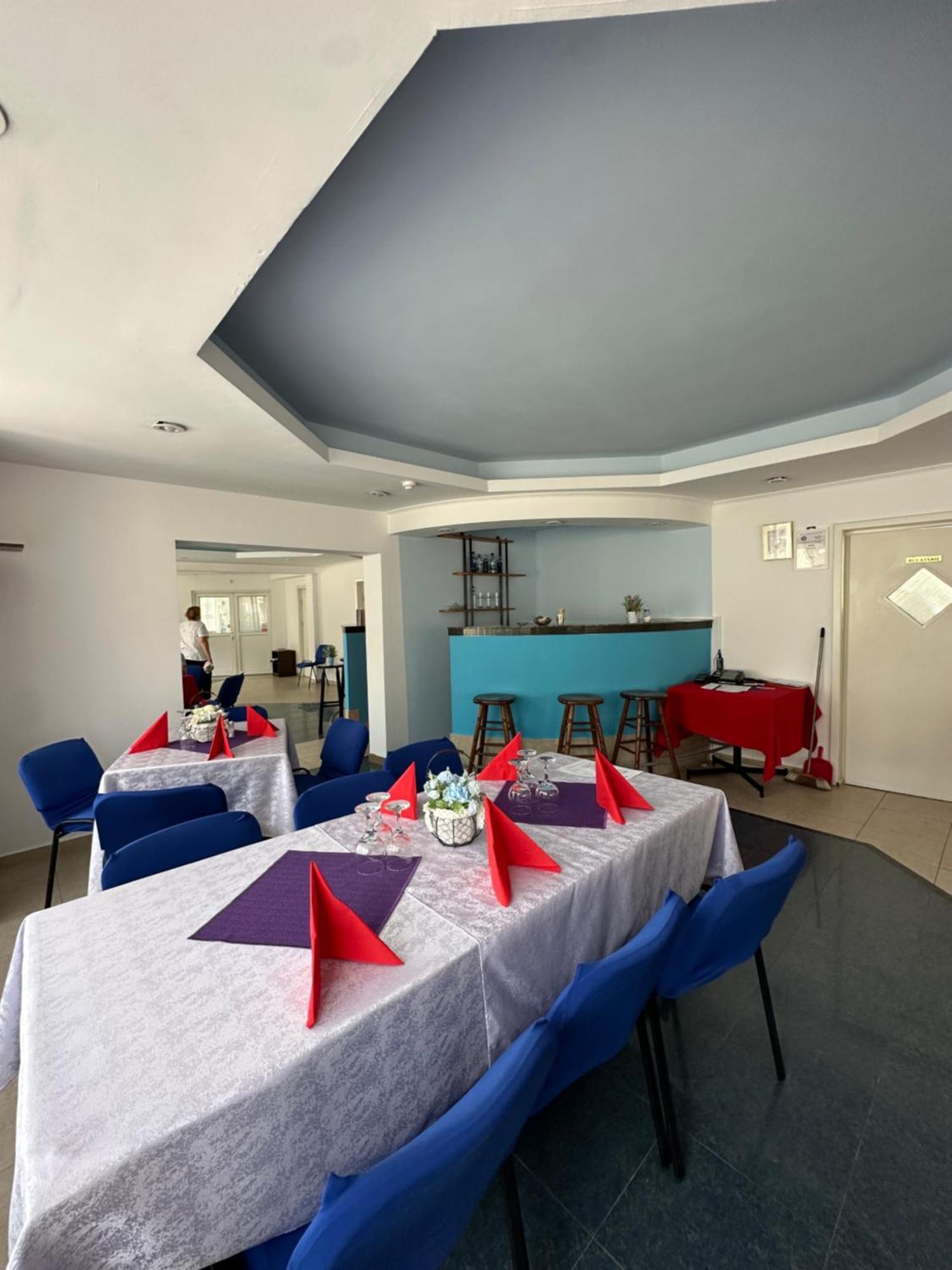 Hotel Vila Trandafirul Si Liliacul Caciulata Exteriér fotografie